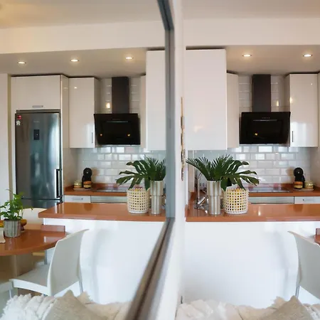 Апартаменты Sea View Коральео